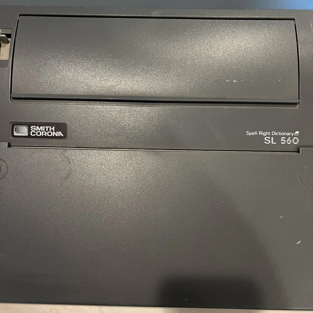 SL 560 Gray Electric Typewriter